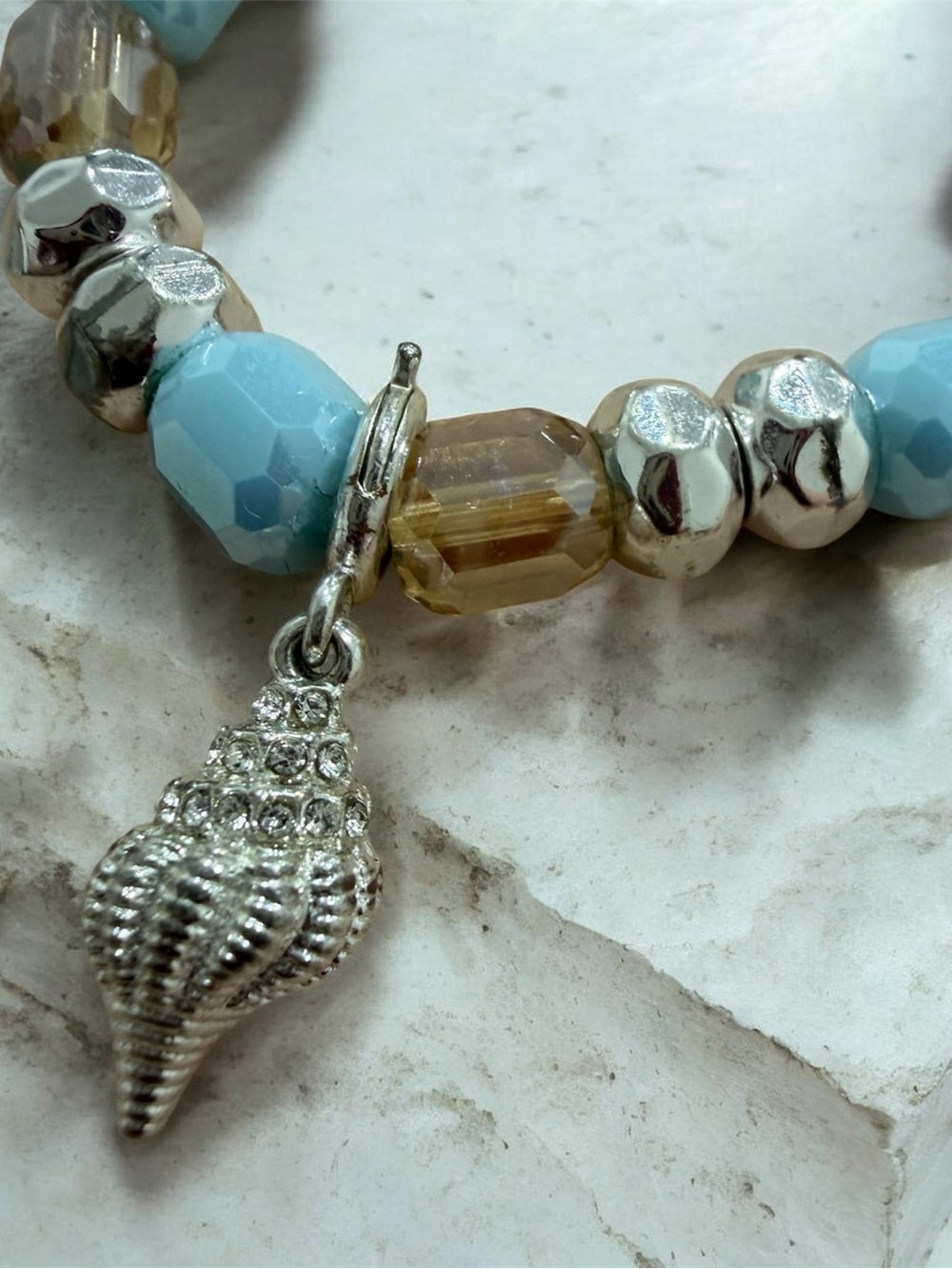 Beaded Shell Charm Bracelet in Light Blue and Amber